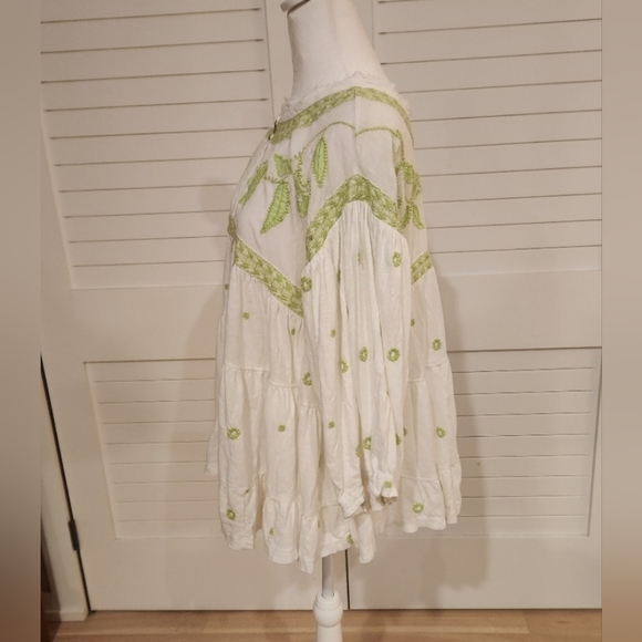 Free People Edie Embroidered Top White and Green Combo Size Large New With Tags - Picture 4 of 11